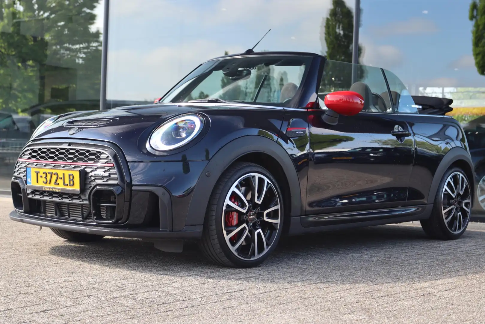 MINI John Cooper Works Cabrio 2.0 JCW PACK 231PK AUT. | LED | ACC | CAMERA | LED Modrá - 1