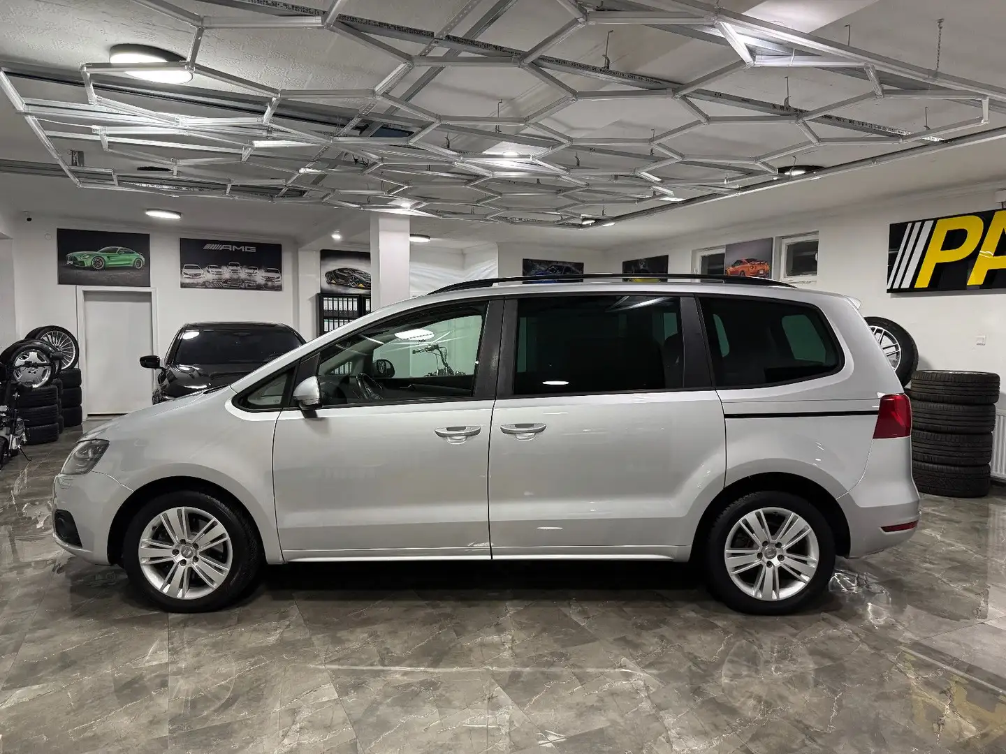 SEAT Alhambra 2.0 TDI / 7-Sitzer Automatik Kamera SHZ Silber - 2