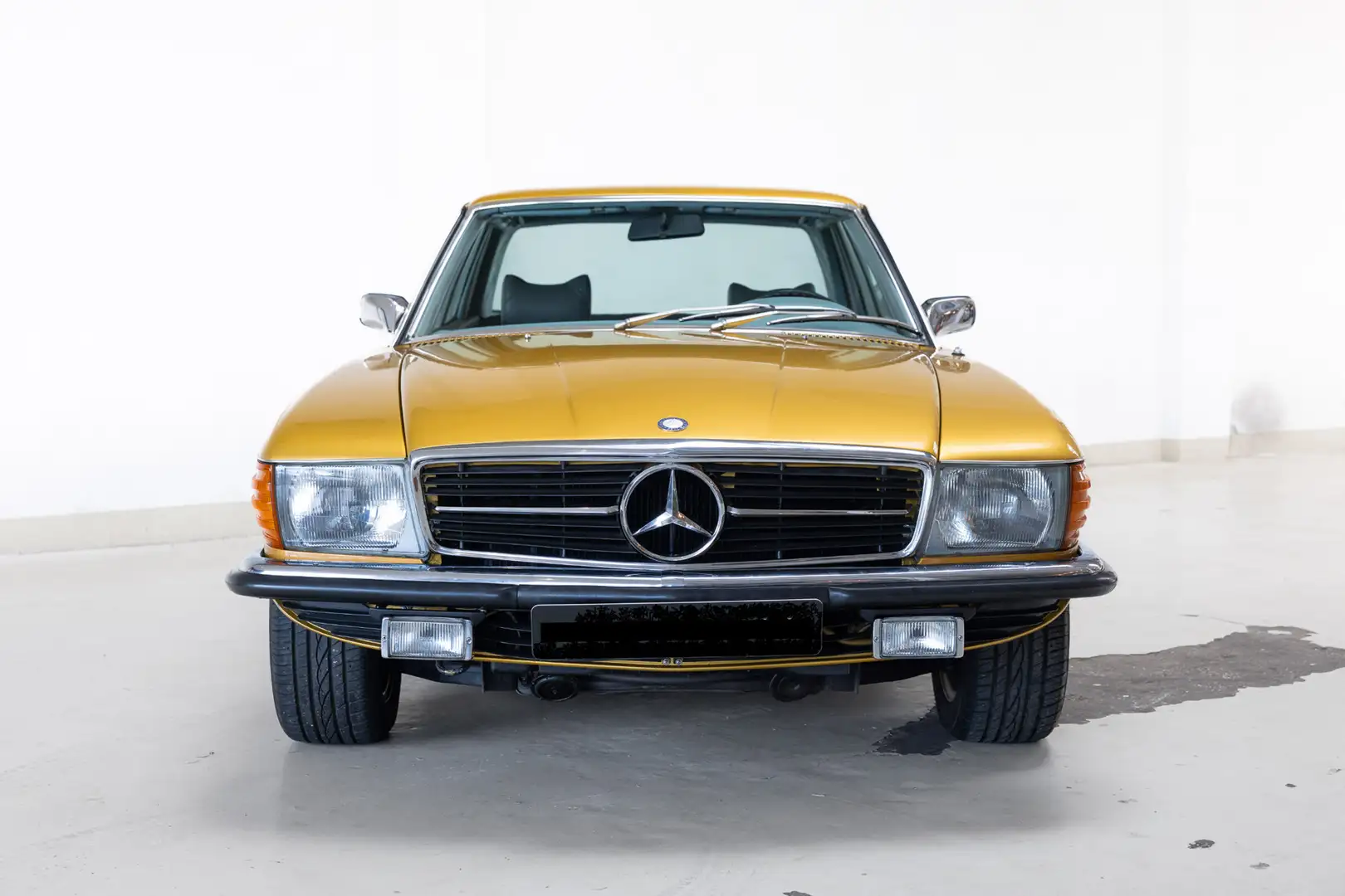 Mercedes-Benz SLC 350 Manual - BBS - Byzanz Gold Metallic Gold - 2