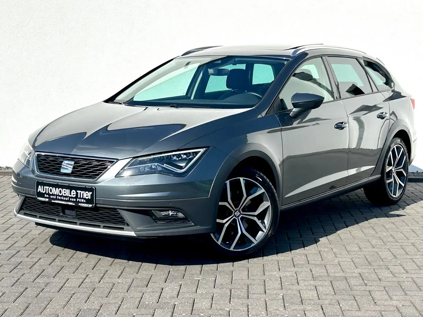 SEAT Leon ST X-Perience 2.0 TSI DSG 4Drive /1.HAND/ Gris - 1
