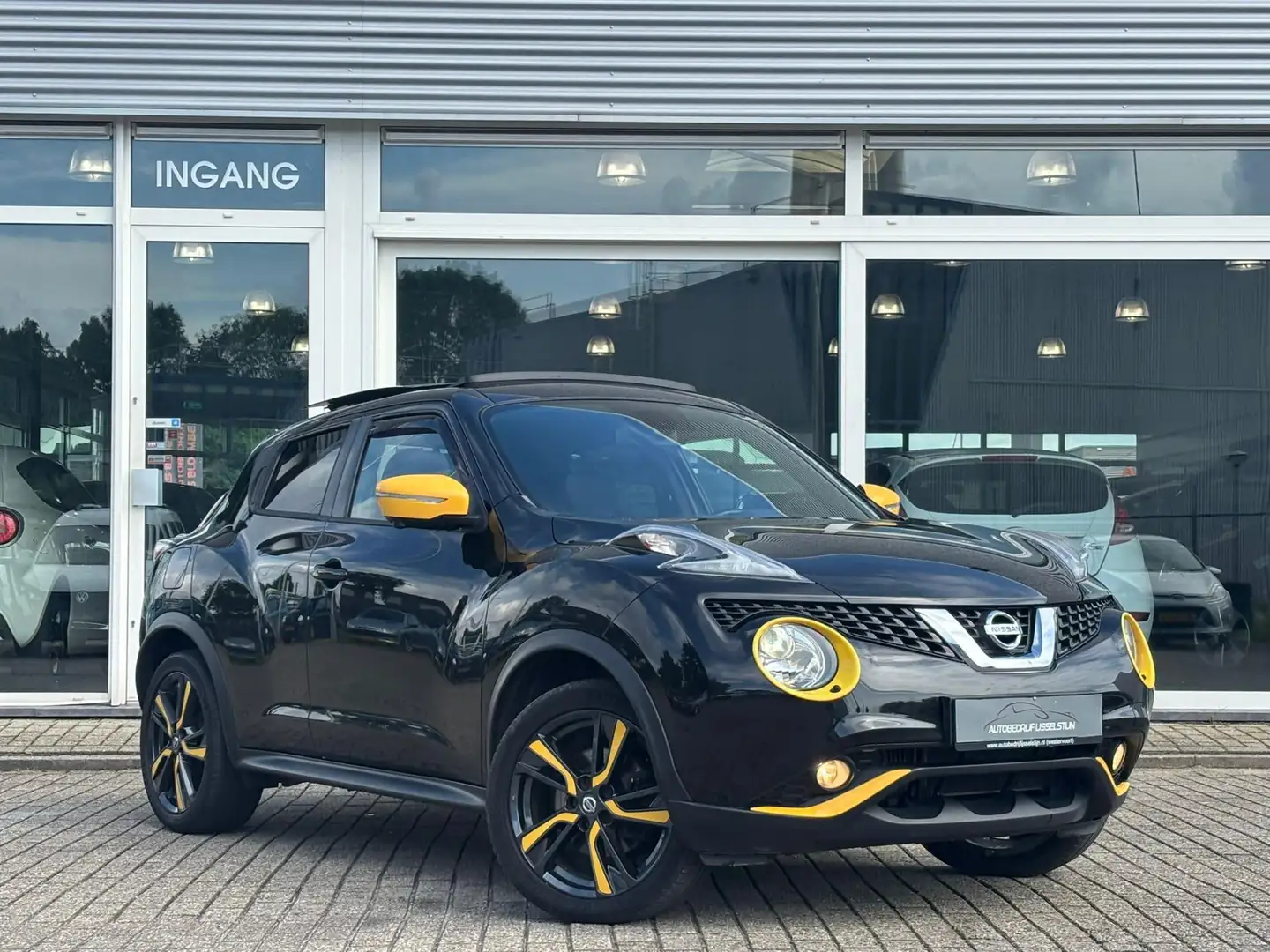 Nissan Juke 1.6 DIG-T Sport / Automaat / 360 ca / Pano / Navi. Zwart - 2