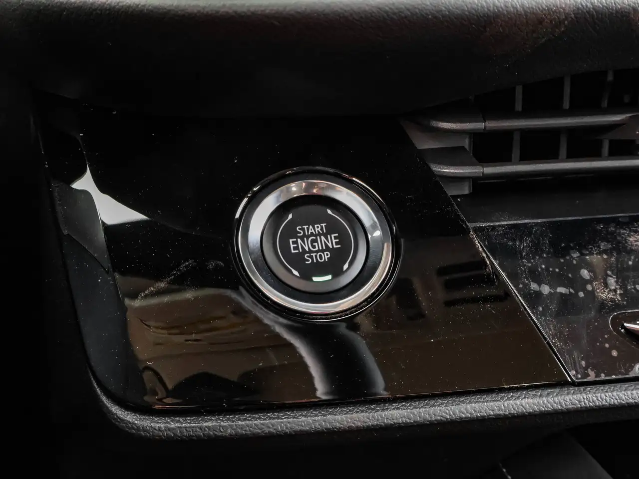 Buick Envision photo Buick Envision