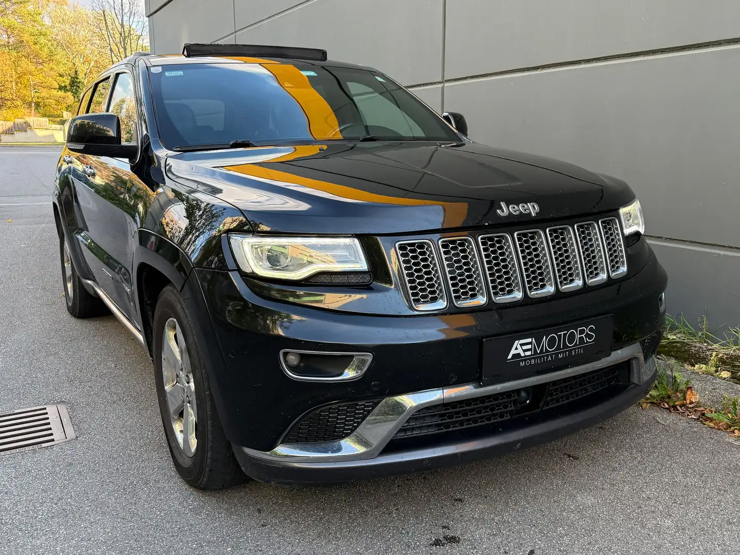 Jeep Grand Cherokee 3,0 v6 CRD Aut Schwarz - 2