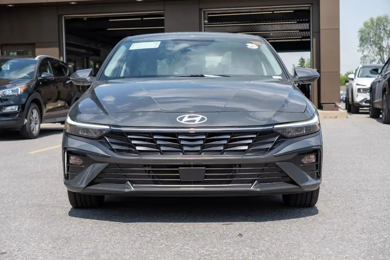 Hyundai ELANTRA снимка Hyundai ELANTRA