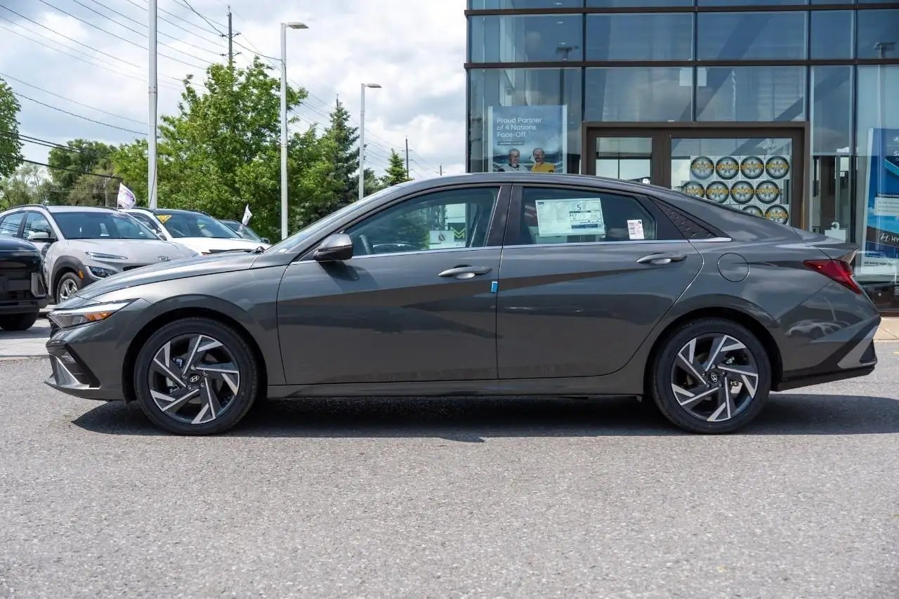 Hyundai ELANTRA снимка Hyundai ELANTRA