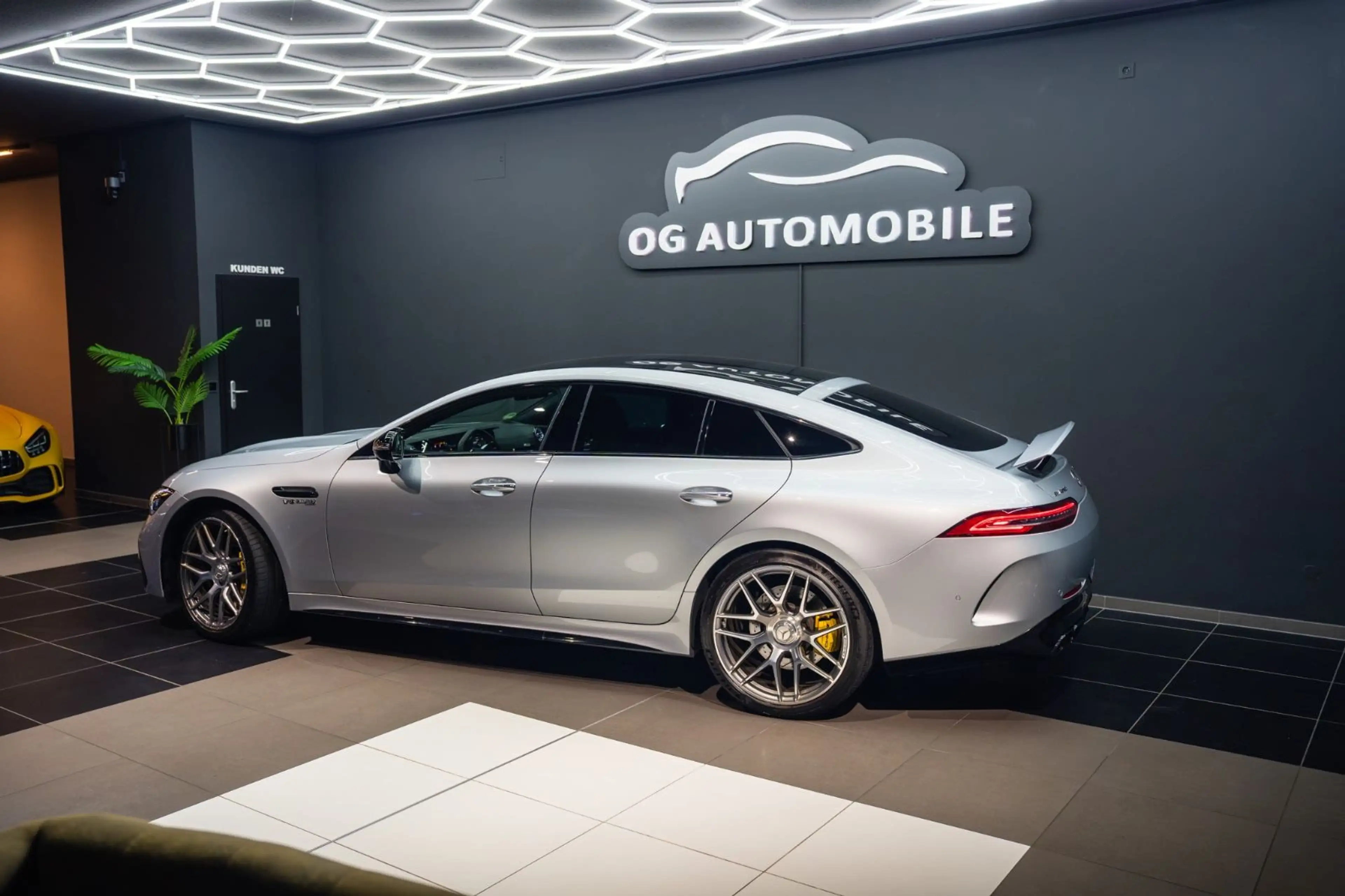 Mercedes-Benz AMG GT 4-trg. 63 S 4Matic+*360*PANO*HU*MEMORY* — photo 2