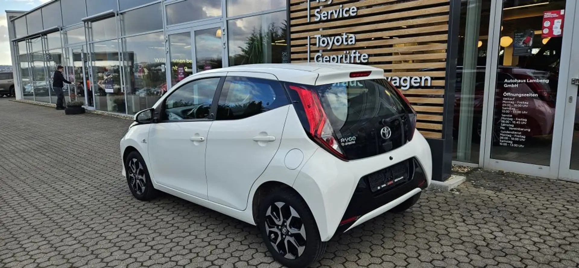 Toyota Aygo X x-play Team Deutschland Blanco - 2