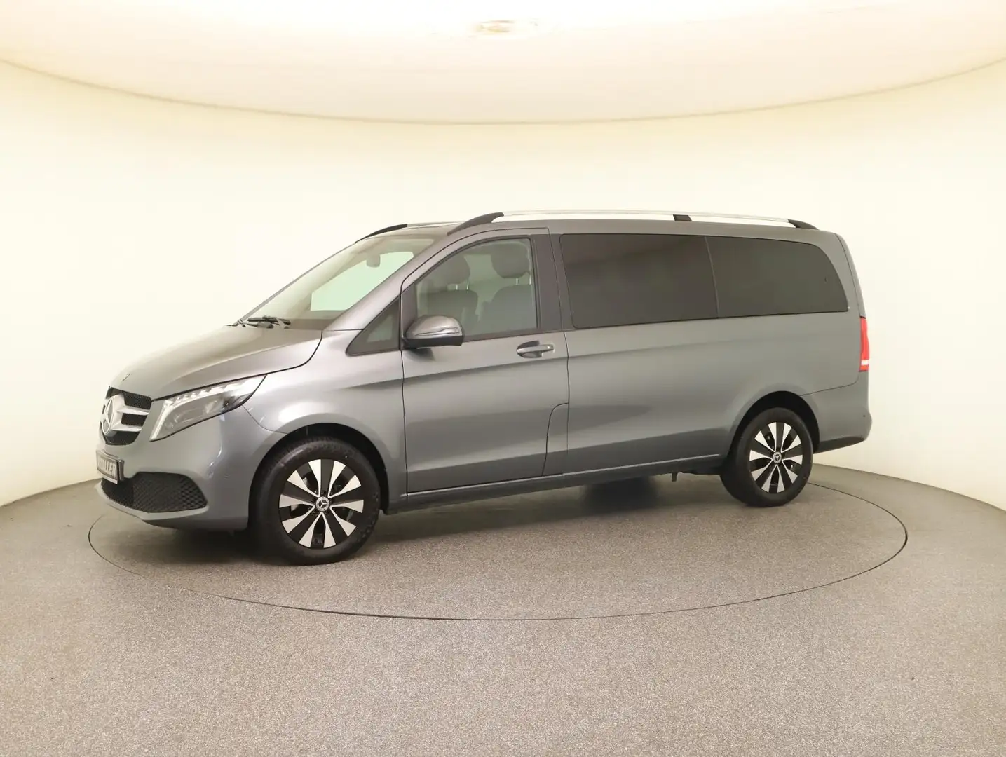 Mercedes-Benz V 300 d 4M Edition Lang L2 Sport-P+Distr+AHK+ILS Grau - 2