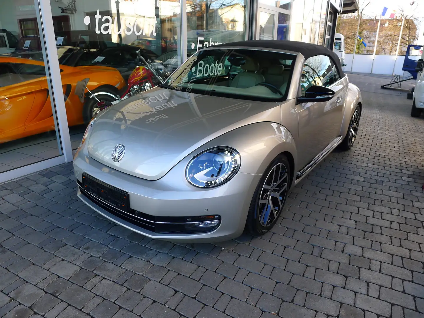 Volkswagen Beetle Cabrio mit 200 PS/DSG/18´´ Alu Beige - 2