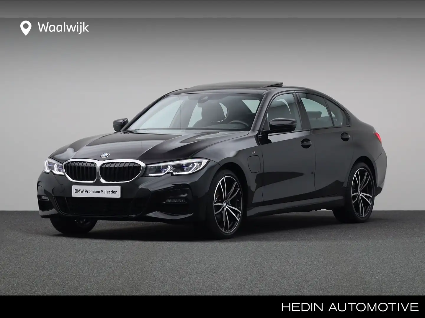 BMW 320 3-serie sedan 320e Business Edition Plus Zwart - 1
