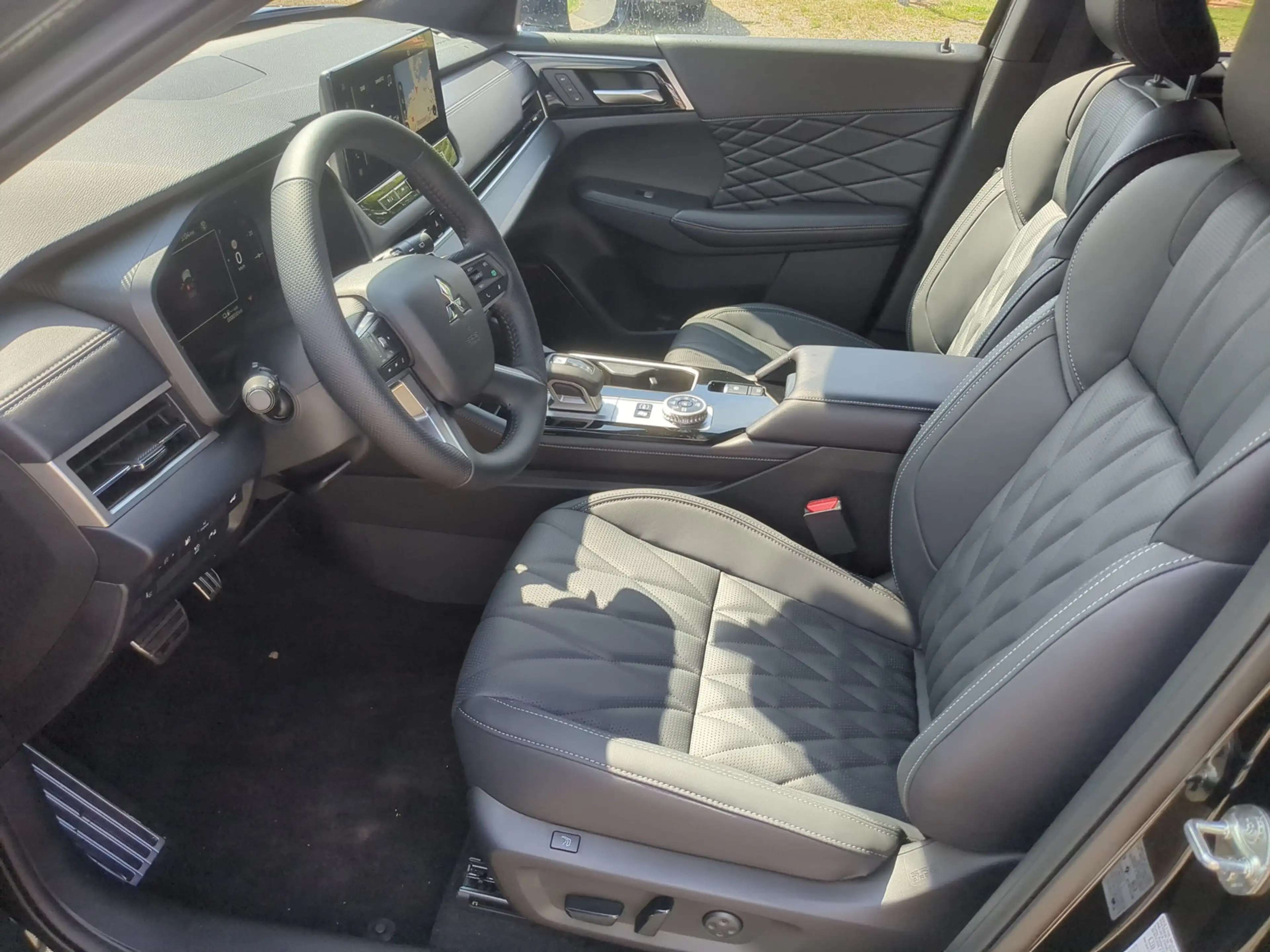 Mitsubishi Plug-in Hybrid Outlander 2.4 Sondermodell Black — photo 5