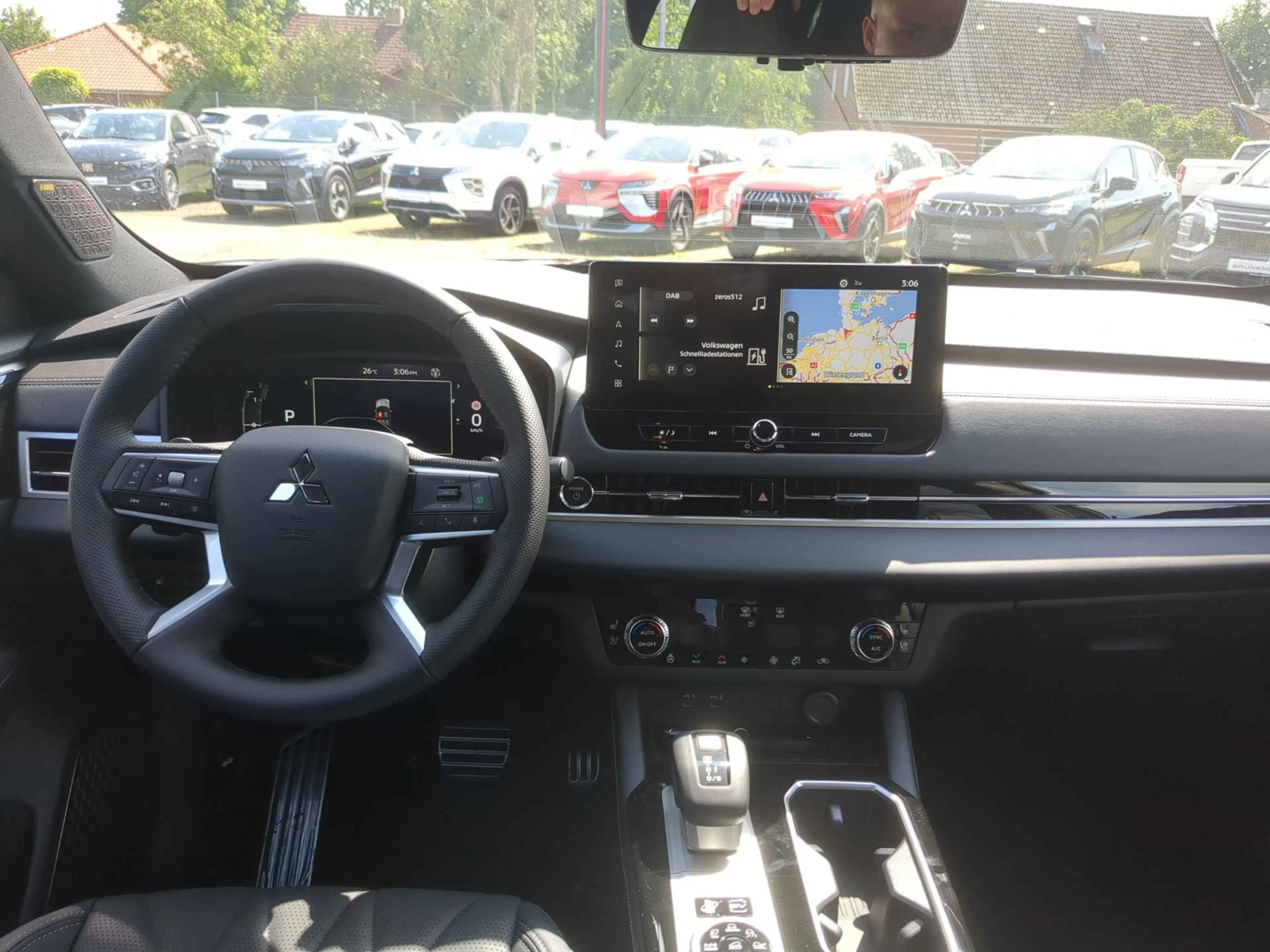 Mitsubishi Plug-in Hybrid Outlander 2.4 Sondermodell Black — photo 6
