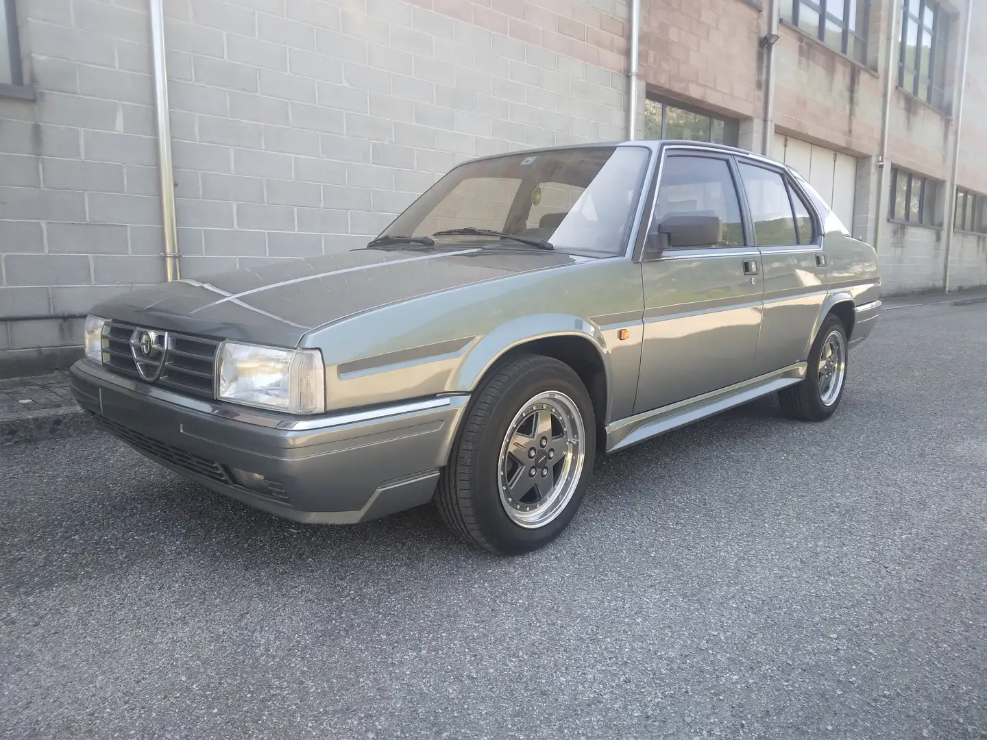 Alfa Romeo 90 2.5 V6 iniezione modello Campione Grigio - 1