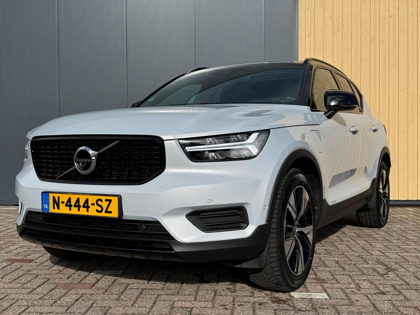 volvo xc40