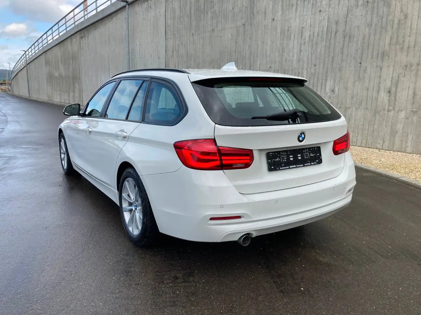 BMW 318 d Touring Advantage,Automatik, LED,Navi, Weiß - 2