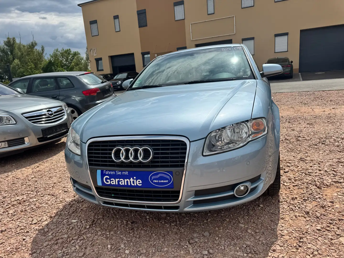 Audi A4 2.0 garantie, ein Jahr, TÜV Automatik neu oil Blau - 1