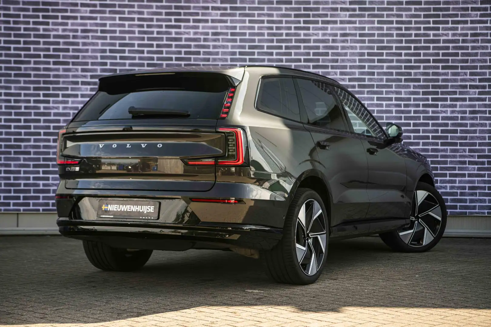Volvo EX90 Twin Motor Performance Ultra | Pilot Assist Pack | Grijs - 2