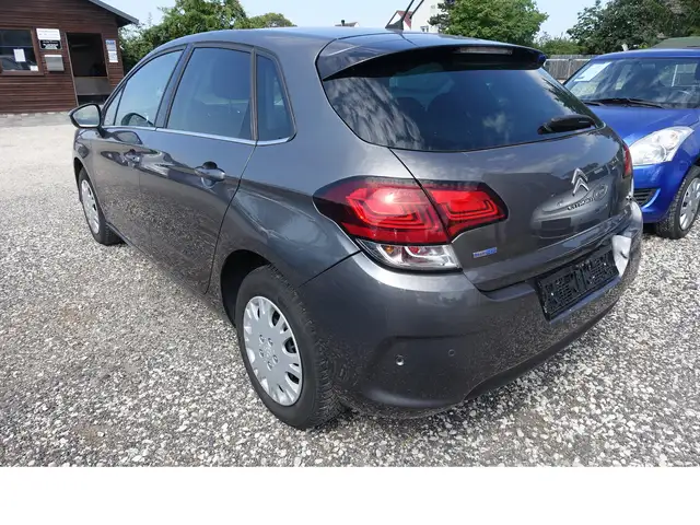 Citroen C4 view 4