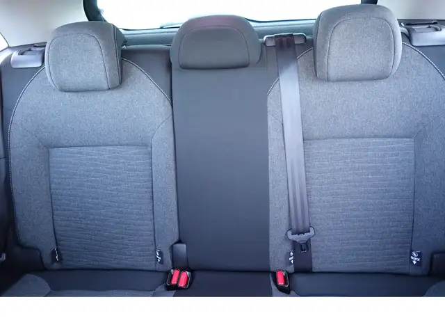 Citroen C4 view 9