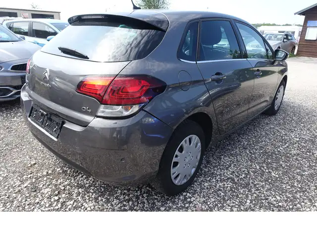 Citroen C4 view 6