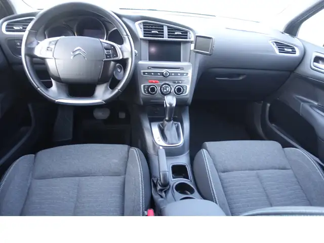 Citroen C4 view 11