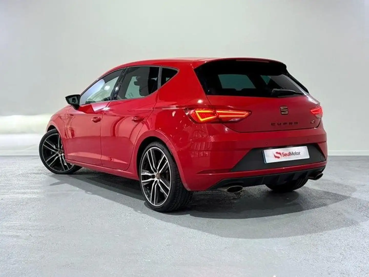 SEAT Leon 2.0 TSI S&S DSG7 Cupra 290 Rojo - 2