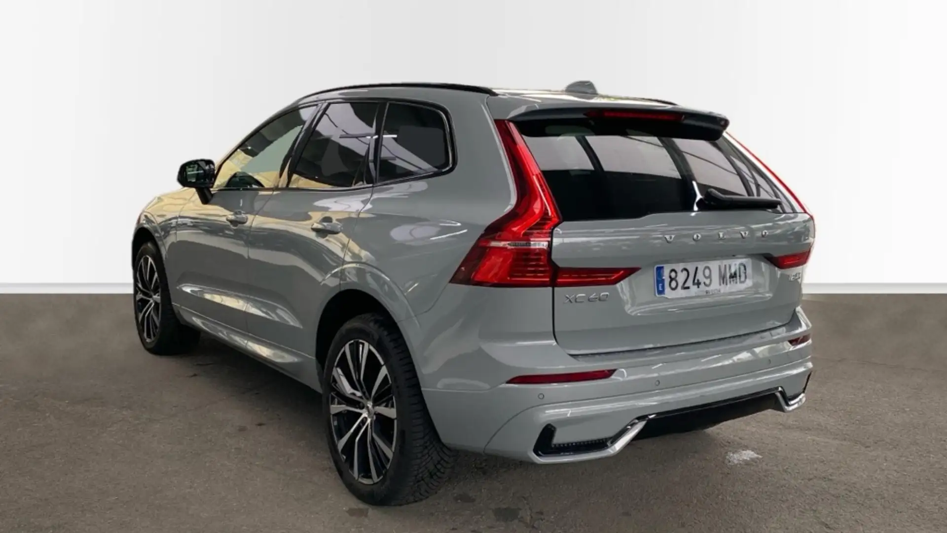 Volvo XC60 TODOTERRENO 2.0 B4 D PLUS DARK AUTO 4WD 5P - 2