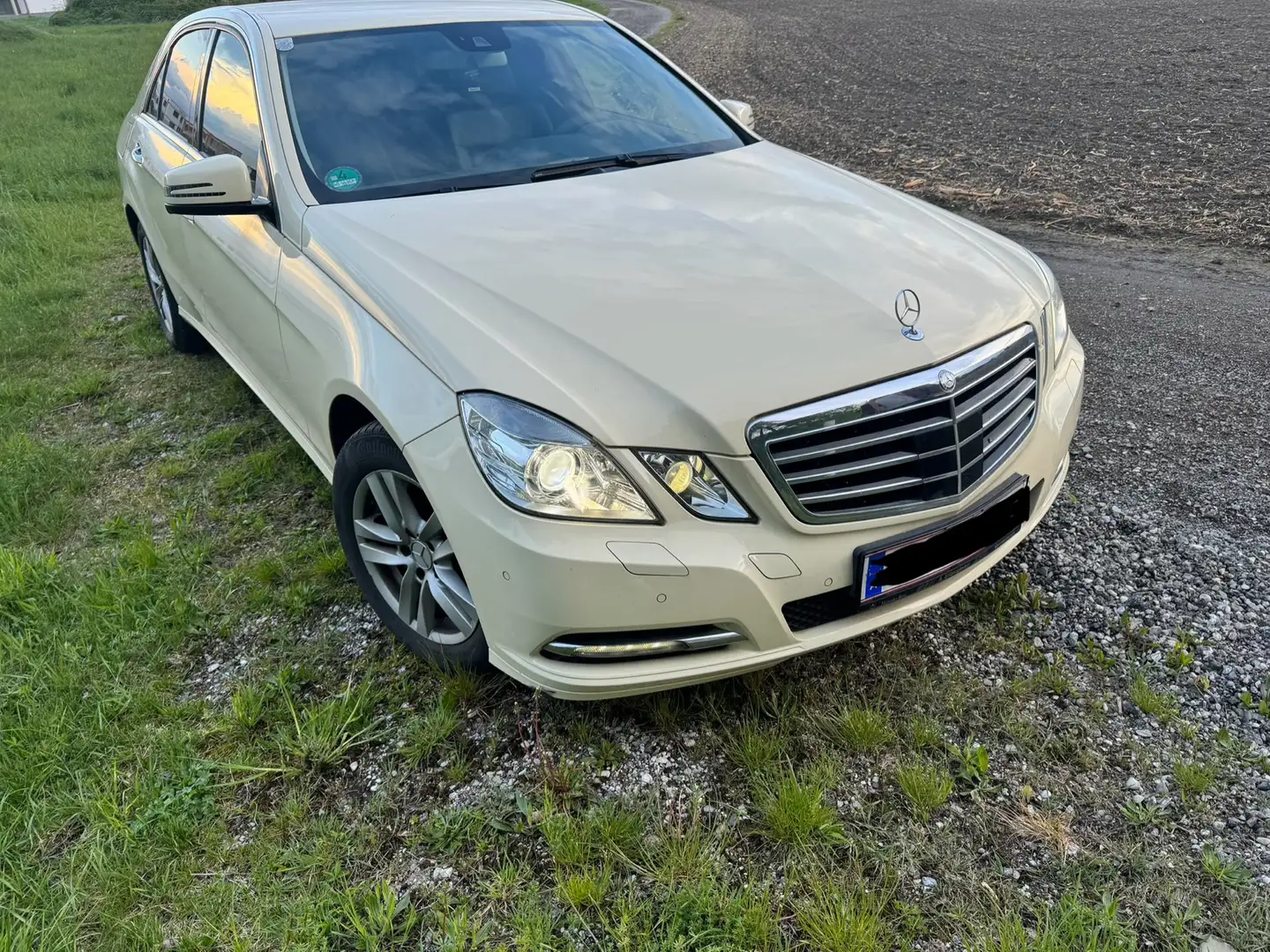 Mercedes-Benz E 200 BlueEfficiency CDI Aut. Vollausstattung TOP ZU Жовтий - 1