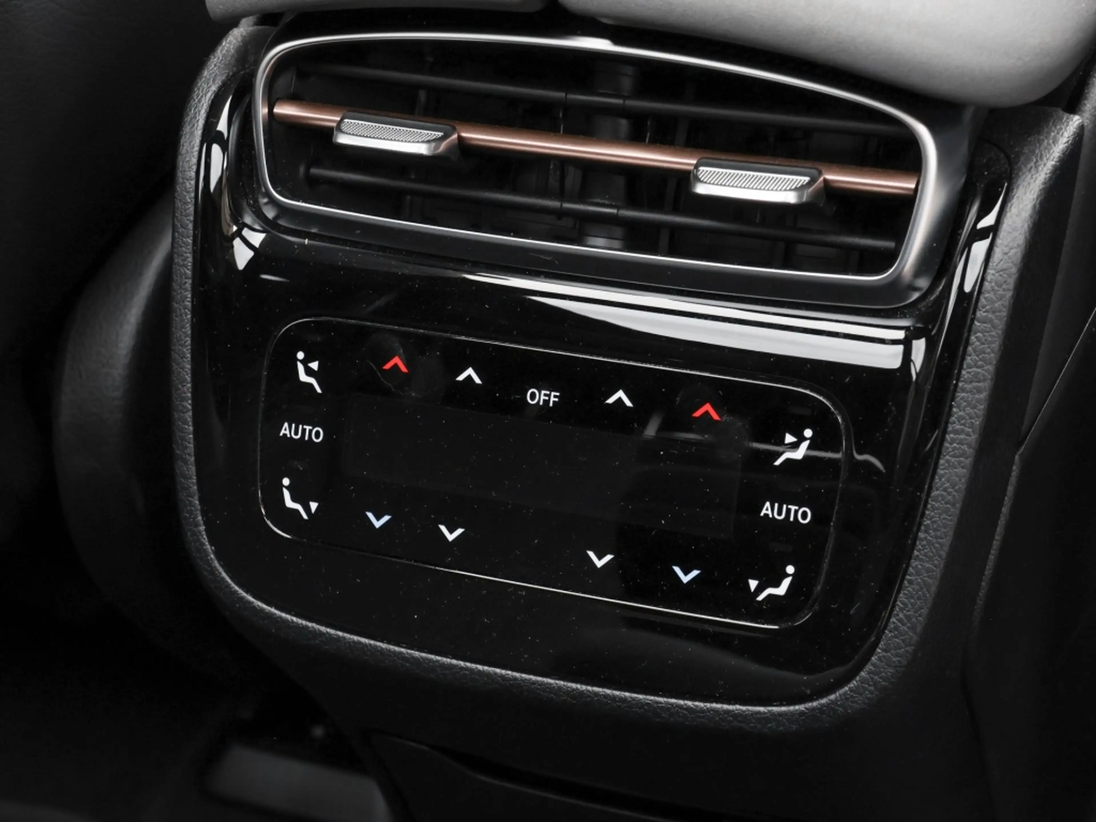 Mercedes-Benz EQS SUV EQS 580 4M SUV AMG-Sport/Pano/Hyper/Airm/HAL/HUD — photo 11