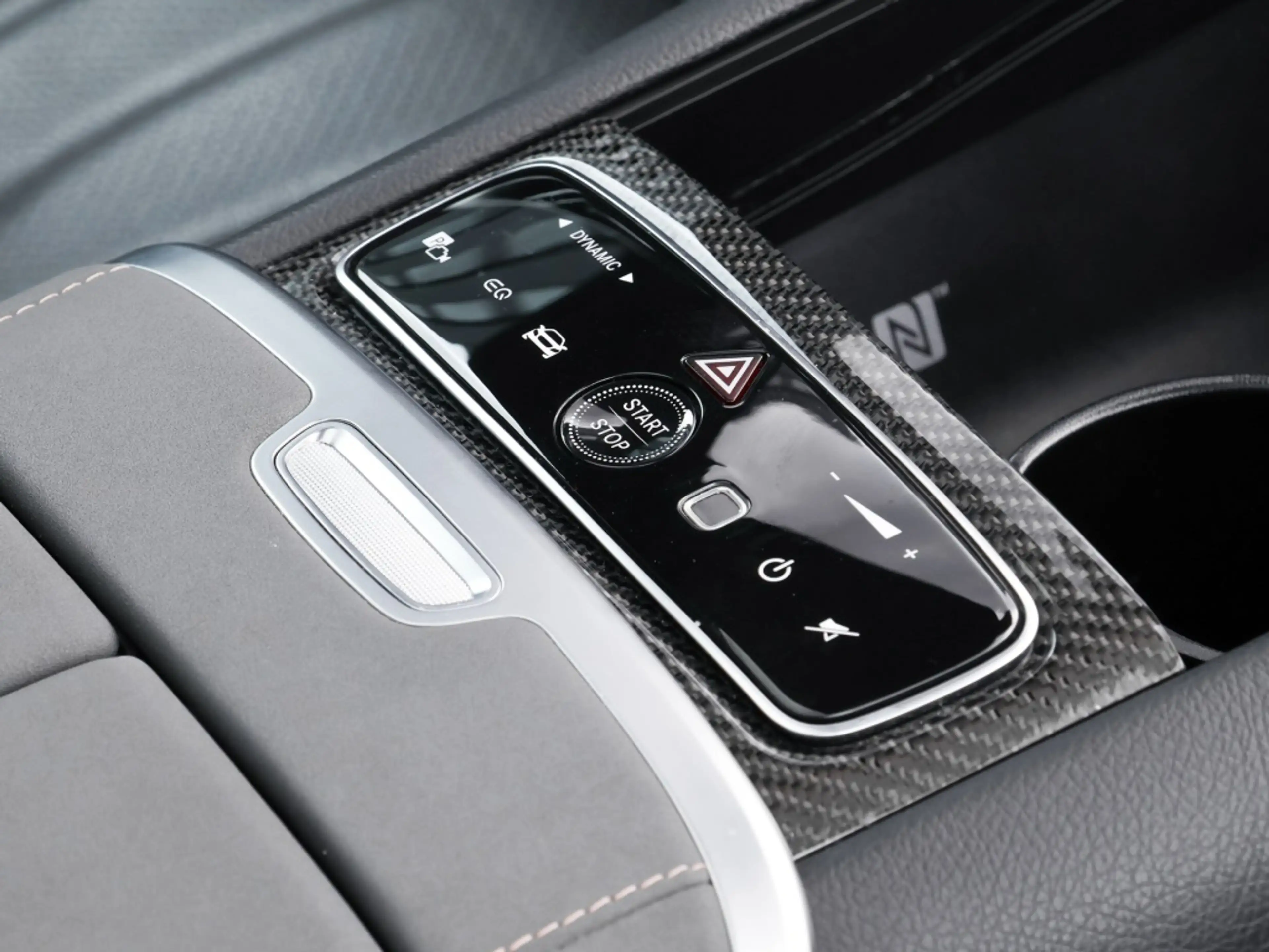 Mercedes-Benz EQS SUV EQS 580 4M SUV AMG-Sport/Pano/Hyper/Airm/HAL/HUD — photo 9