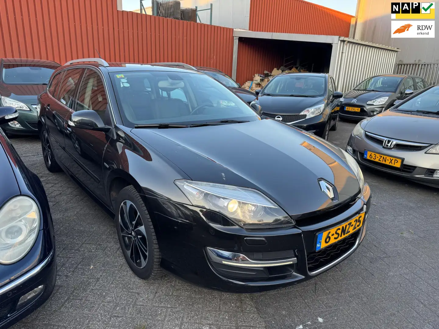 Renault Laguna Estate 1.5 dCi Bose CLIMA, LEER, TREKHAAK,XENON Negro - 1