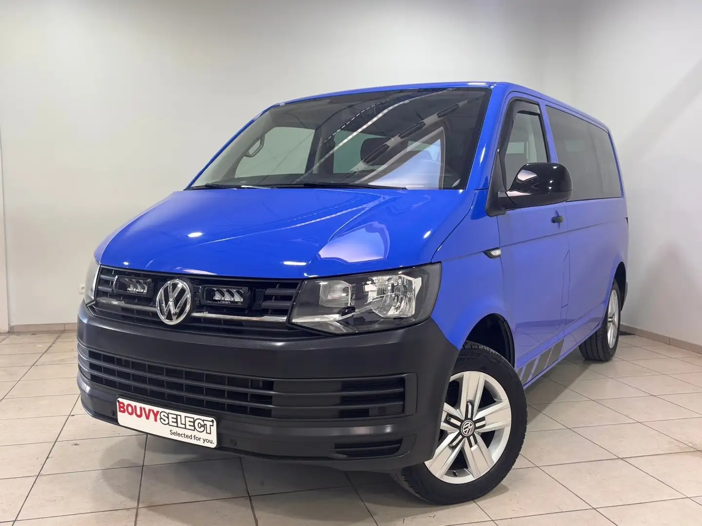 Volkswagen T6 Kombi 2.0TDi SCR 150CV *8 PLACES*CAPTEURS AV/AR*CLIM*USB Blauw - 1