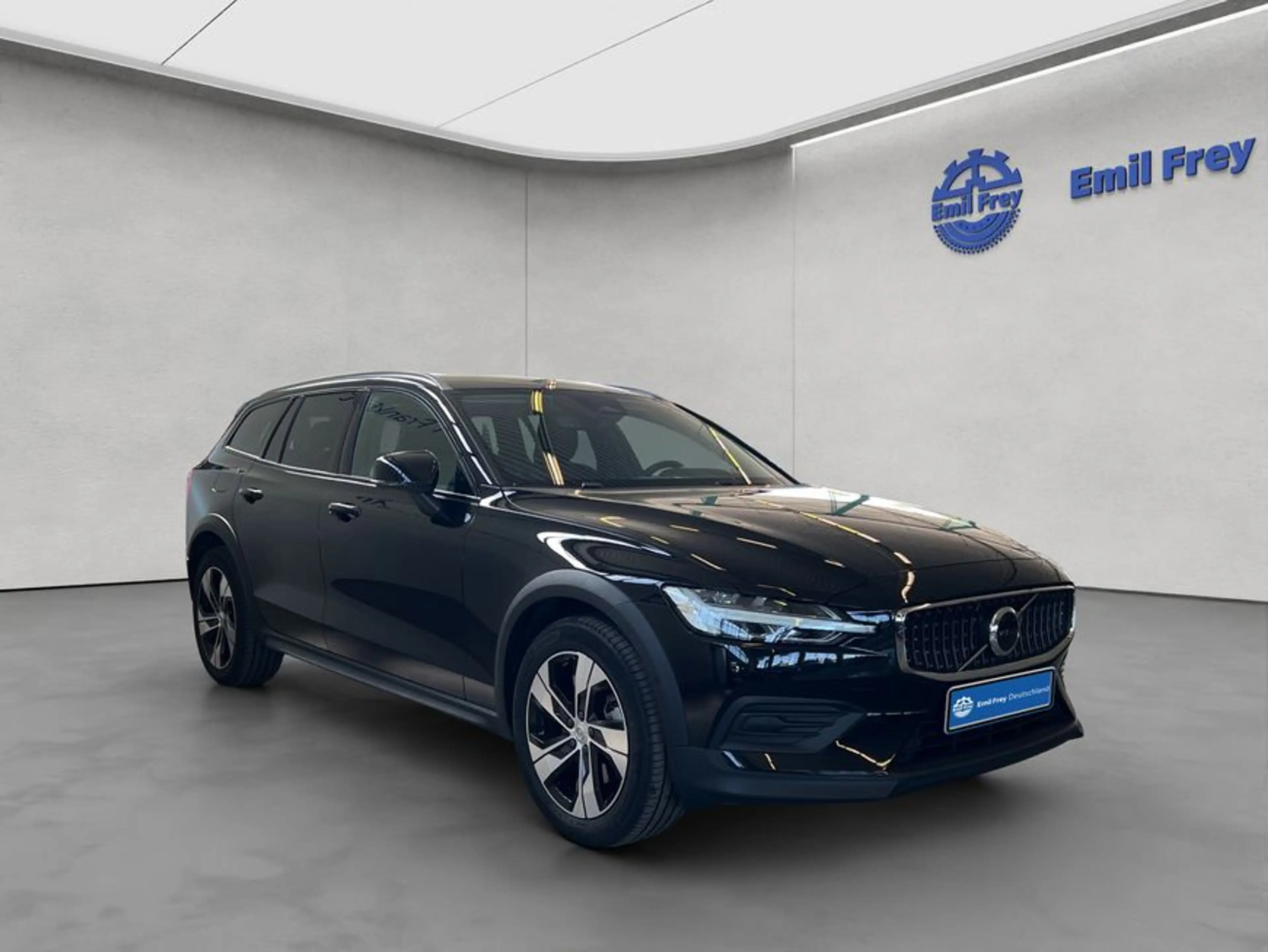 Volvo V60 Cross Country V60 Cross Country B4 D AWD Plus — photo 8