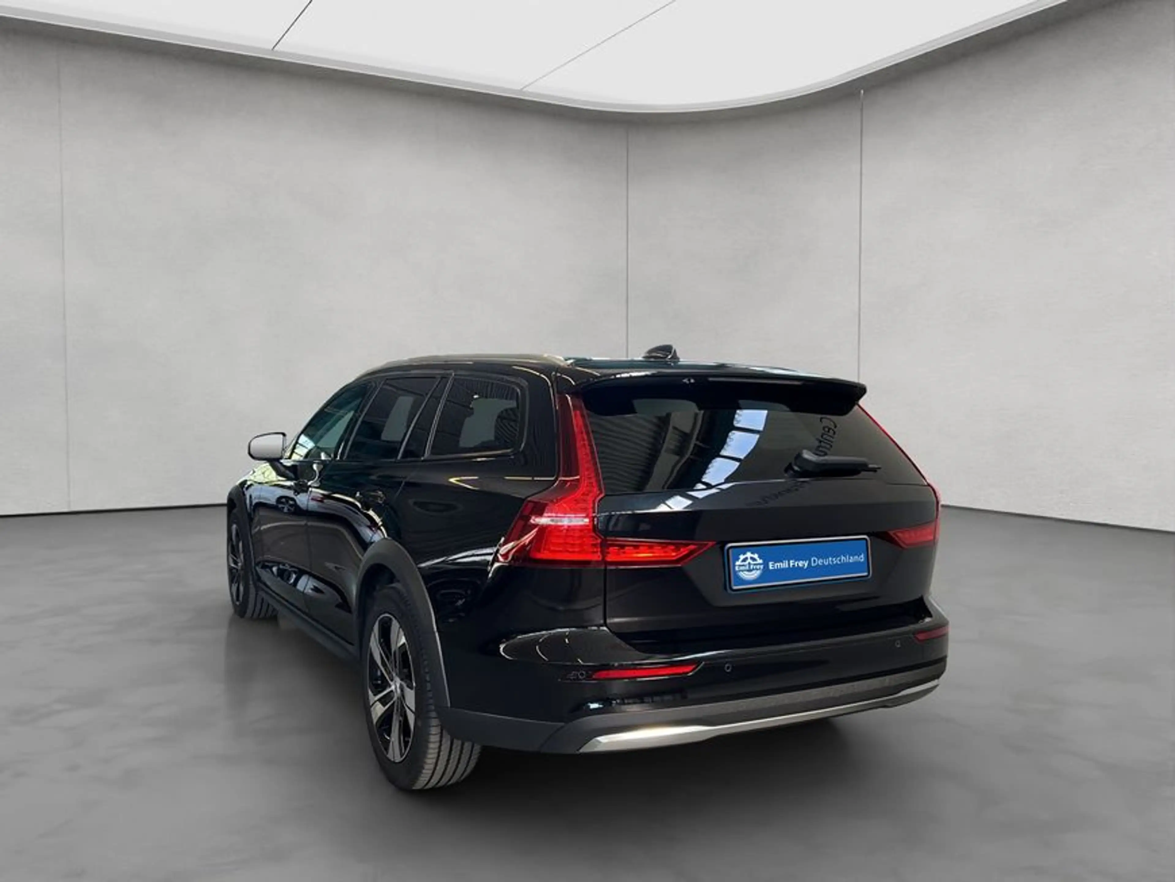 Volvo V60 Cross Country V60 Cross Country B4 D AWD Plus — photo 3