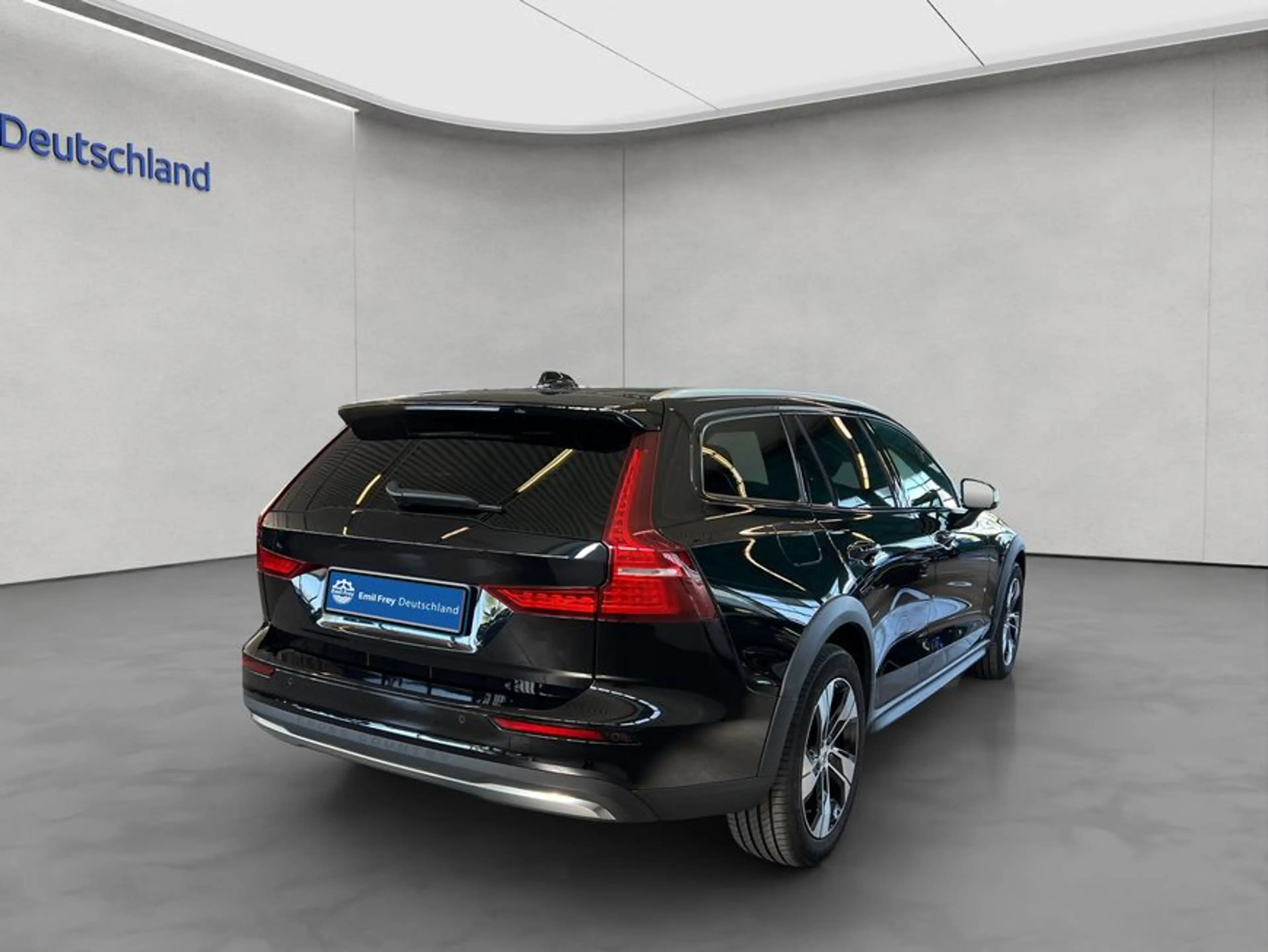 Volvo V60 Cross Country V60 Cross Country B4 D AWD Plus — photo 6