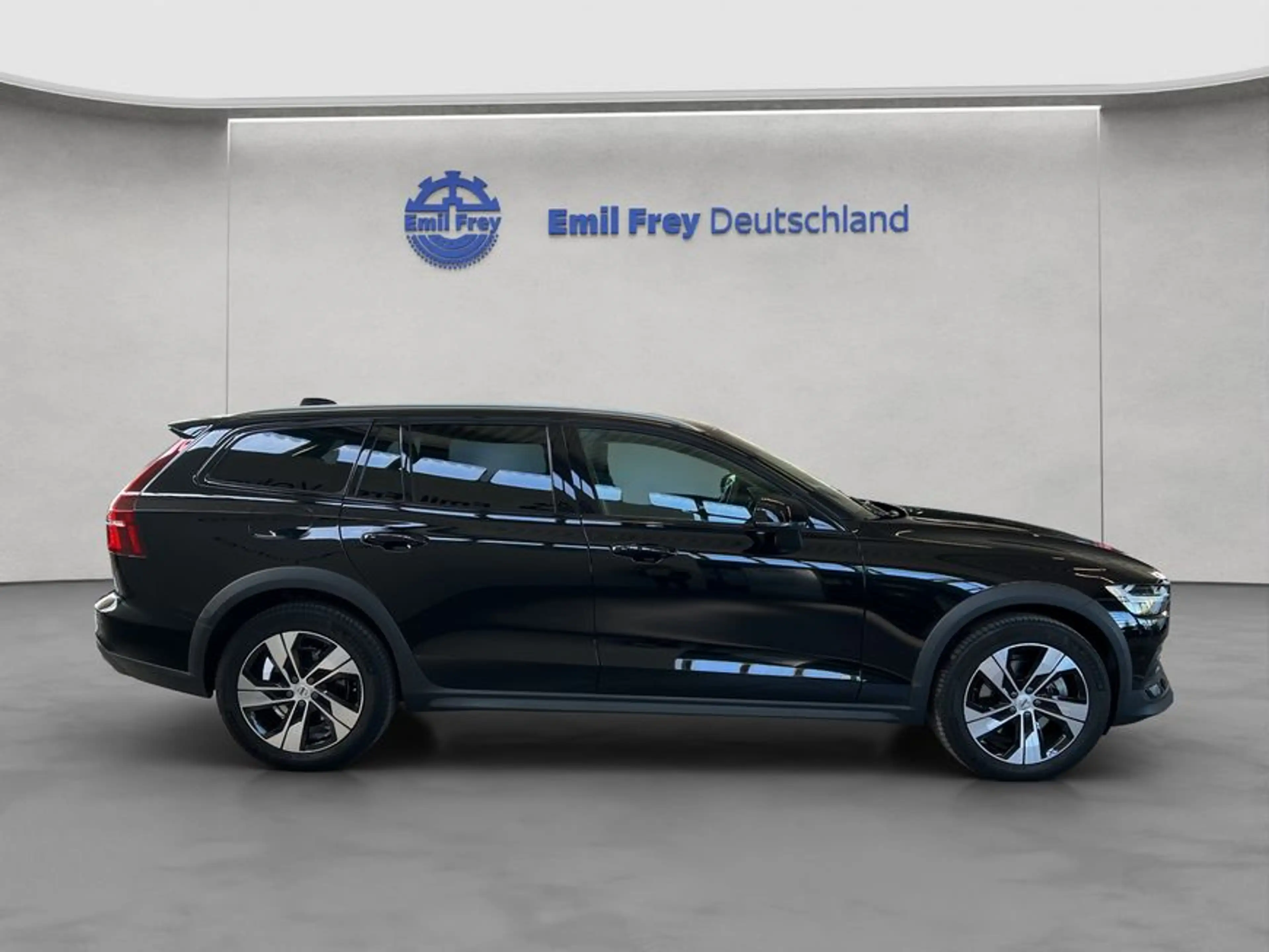 Volvo V60 Cross Country V60 Cross Country B4 D AWD Plus — photo 7