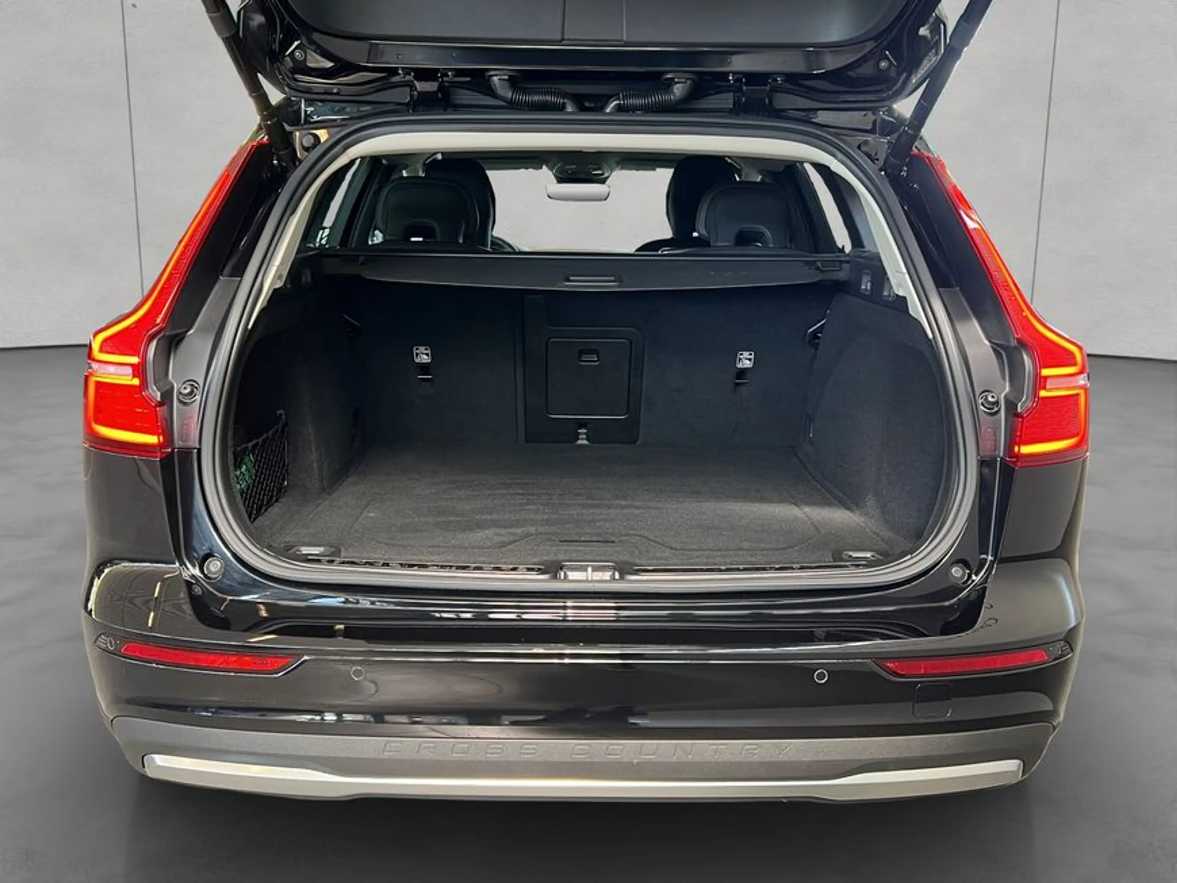 Volvo V60 Cross Country V60 Cross Country B4 D AWD Plus — photo 5