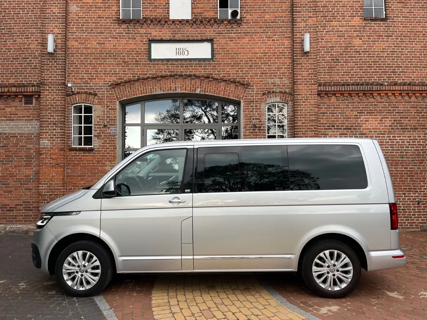 Volkswagen T6 Multivan T6.1 Multivan Generation Six DSG Silber - 2
