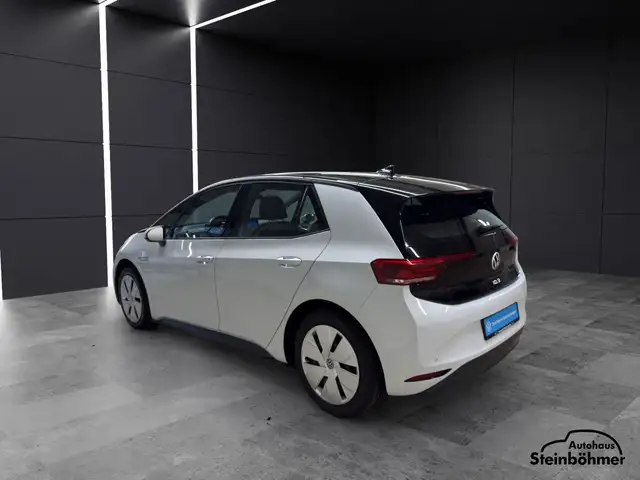 Volkswagen Id.3 view 4