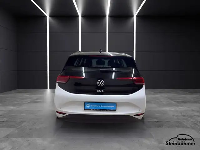 Volkswagen Id.3 view 5