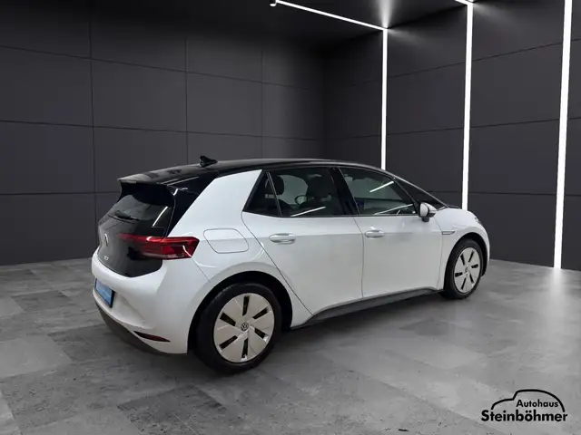 Volkswagen Id.3 view 7