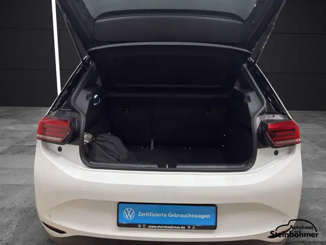 Volkswagen Id.3 view 6