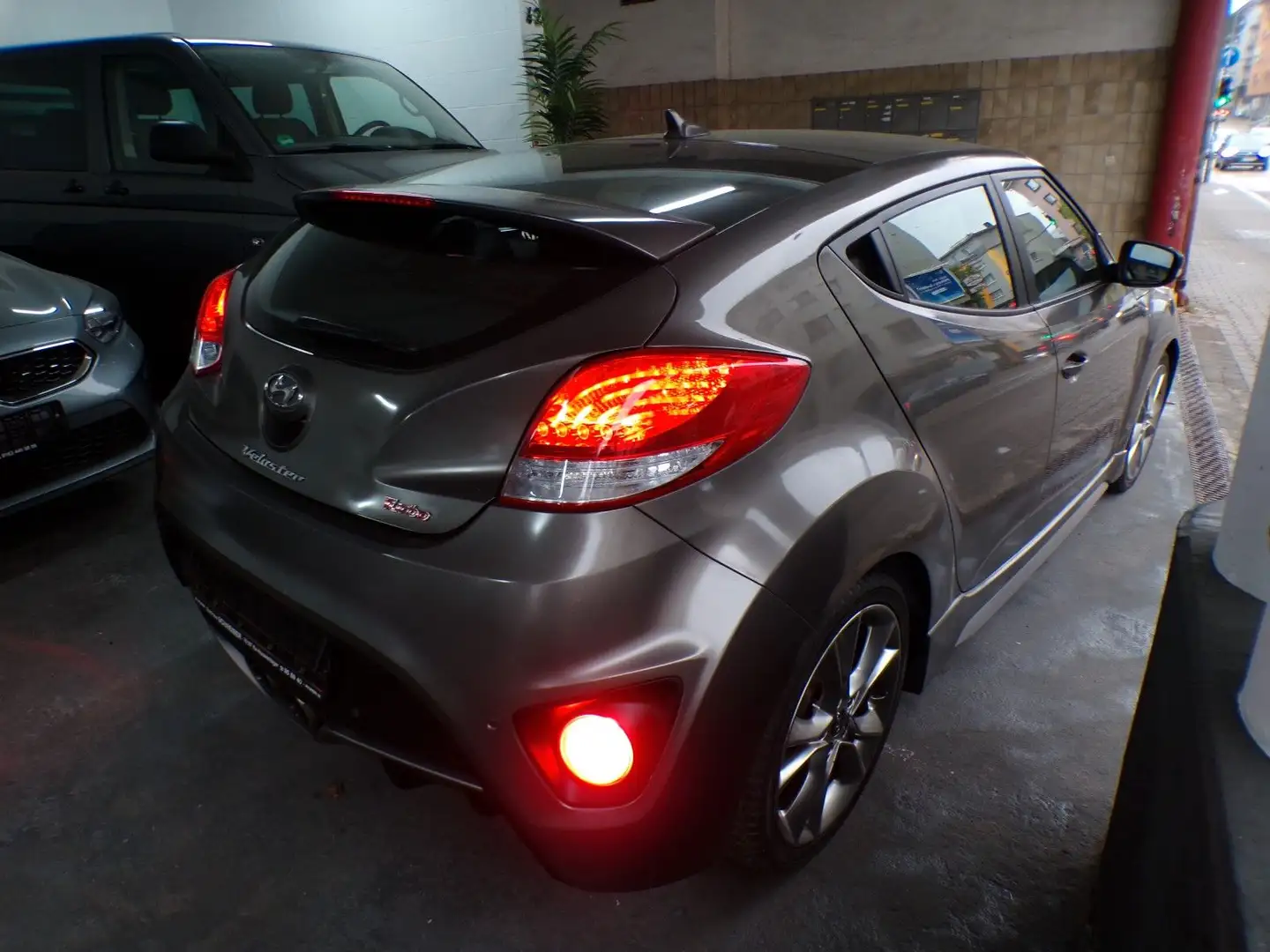 Hyundai VELOSTER Premium/1HAND/Klima/SHZ/Navi/Leder Grau - 2