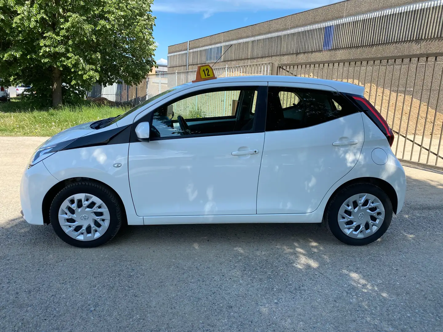 Toyota Aygo 1.0i VVT-i x-play II Weiß - 2