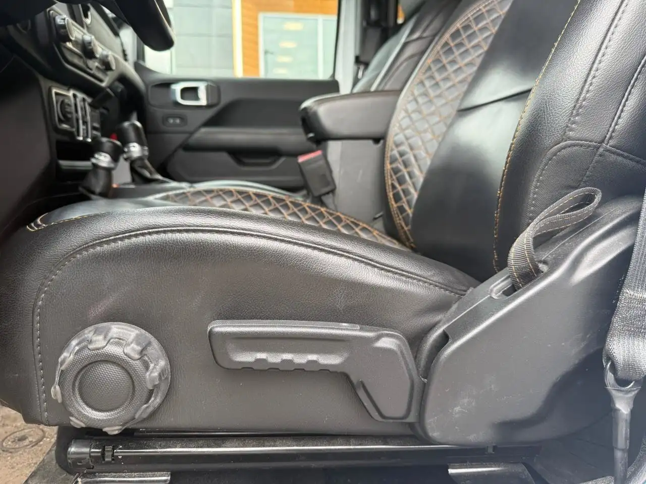 Jeep Wrangler снимка Jeep Wrangler