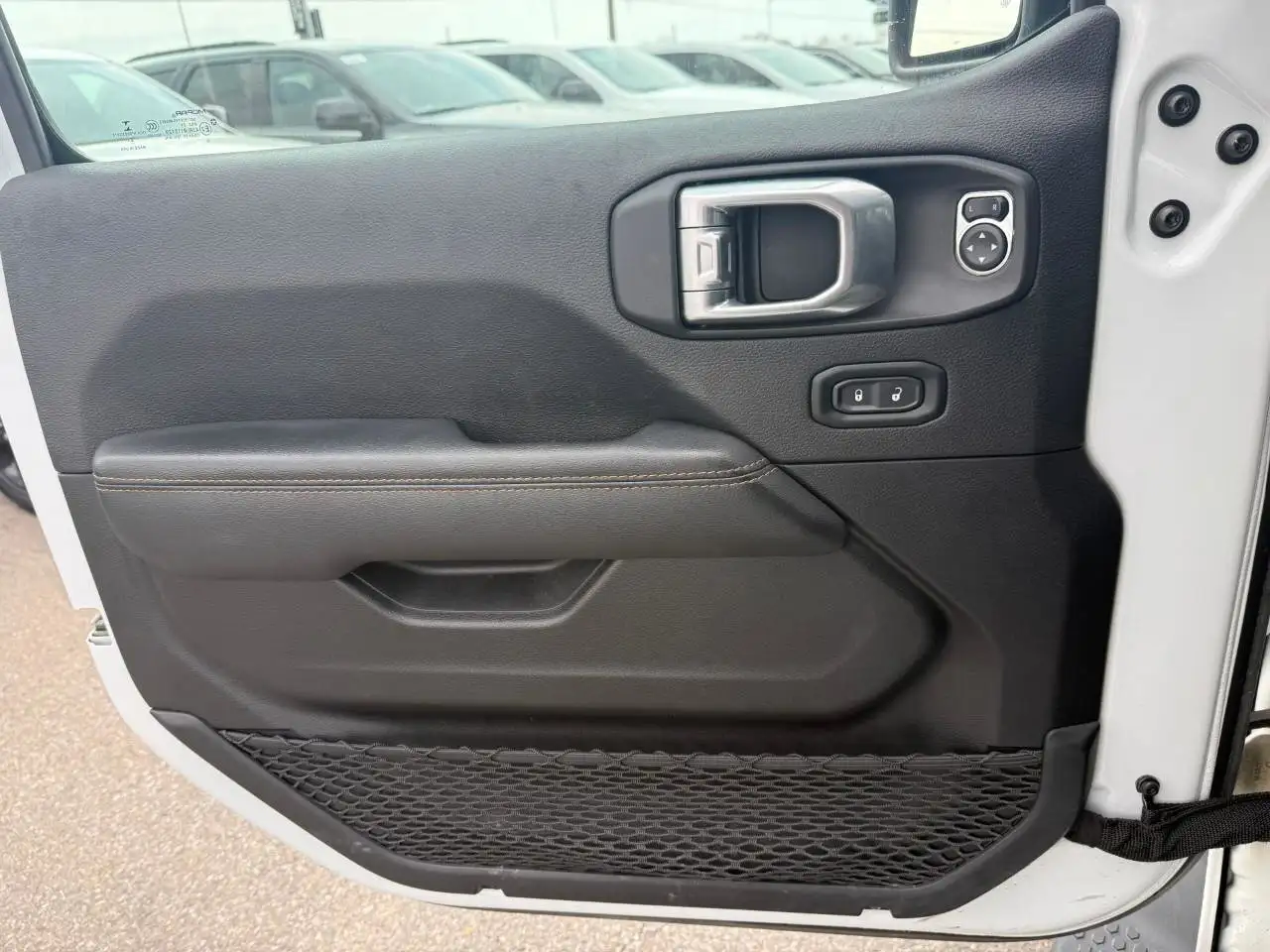 Jeep Wrangler снимка Jeep Wrangler