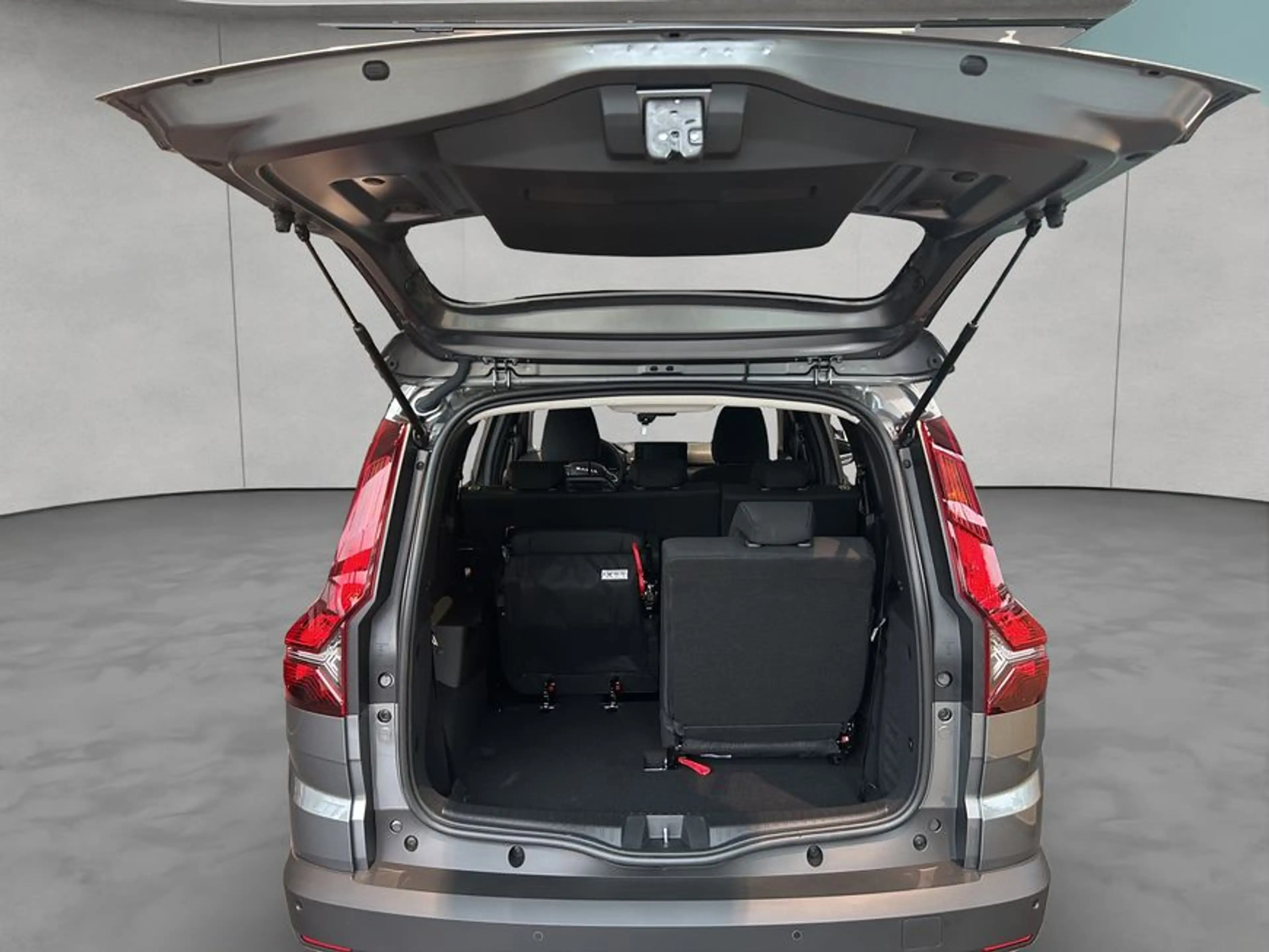 Dacia Jogger Hybrid 140 (7-Sitzer) Expression 5-türig — photo 4