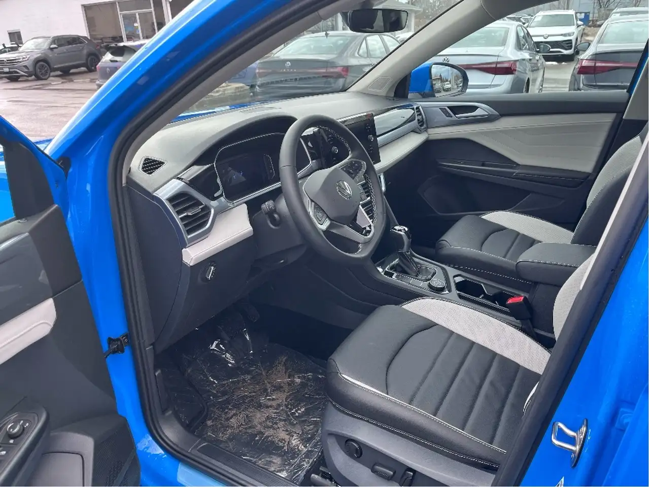 Volkswagen Taos снимка Volkswagen Taos