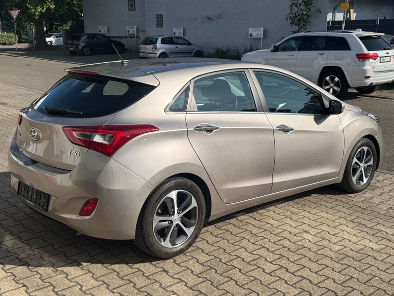 Hyundai i30 blue | 1. Hand | Automatik | BT Car Play — photo 5