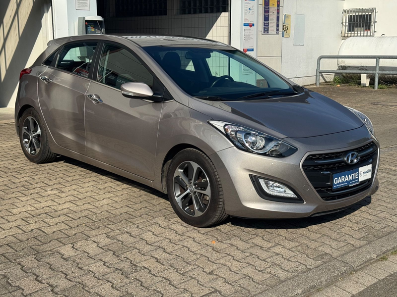 Hyundai i30 blue | 1. Hand | Automatik | BT Car Play — photo 2